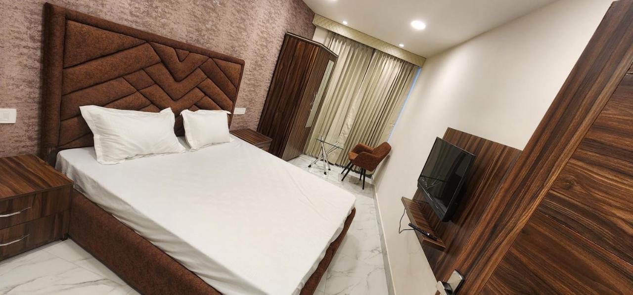 Ovel Hotel Ludhiana Dış mekan fotoğraf